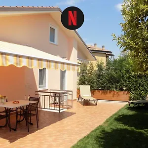 Millyholidays - Sunflower - Center - Nearby - Private Garden - Pool Bardolino